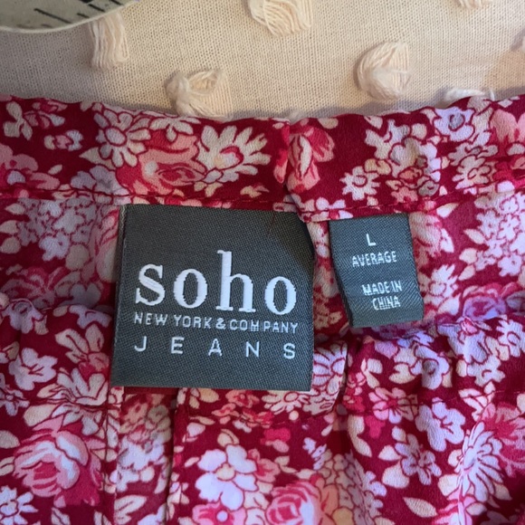 Beautiful floral top with unique tie sleeve - Picture 5 of 5